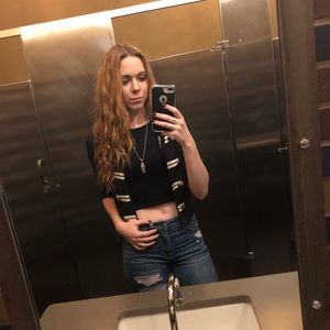 Meet your Posher, Bay